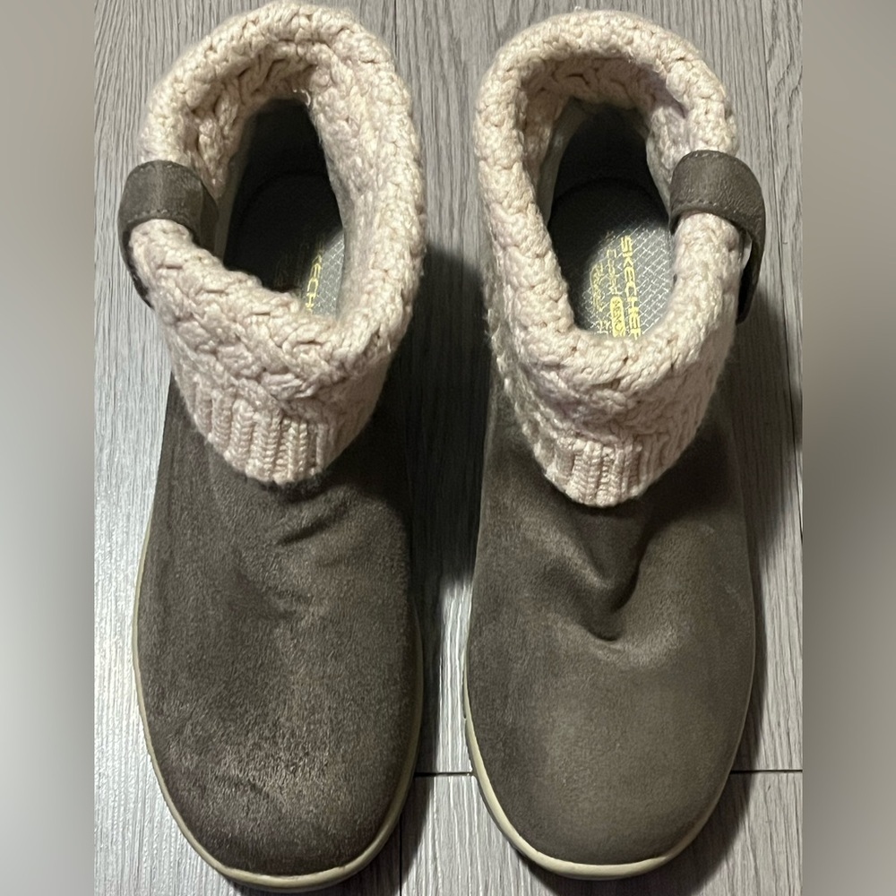 Skechers Relaxed Fit: Easy Going - Cozy Weather Pull-On Ankle Boots,
9.5 - Picture 2 of 12